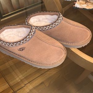 Kids Ugg Slippers worn once